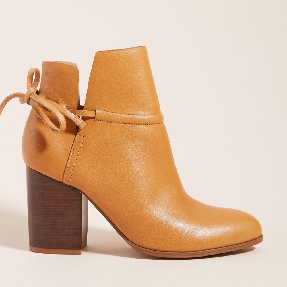 Kelsi Dagger Ankle boots size 8